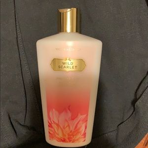 Victoria’s Secret body lotion